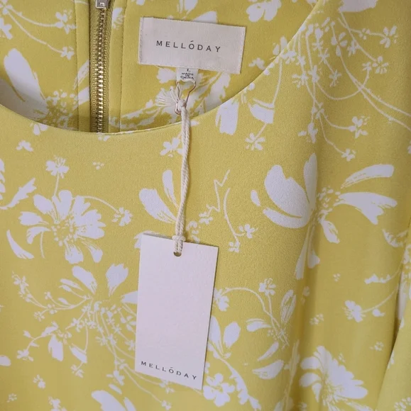 Mellóday Golden Yellow & White Floral Short Puff Sleeve Blouse Sz L NWT - Picture 8 of 16